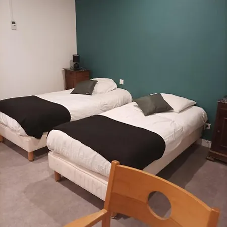Les 3 Pigeons Hotel Chenay (Deux-Sevres)