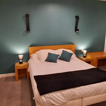 Les 3 Pigeons Chenay (Deux-Sevres)